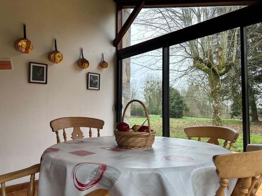 Maison Paisible Avec Lac Prive Secondigny Extérieur photo